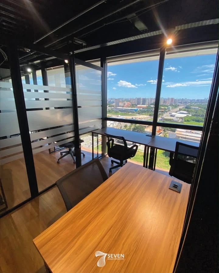 Sala comercial do Seven com vista panorâmica de Fortaleza